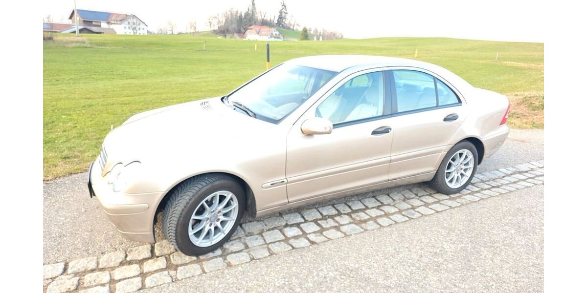 Mercedes-Benz C 200 199.999 km 3.850 &euro; Blaichach 87544