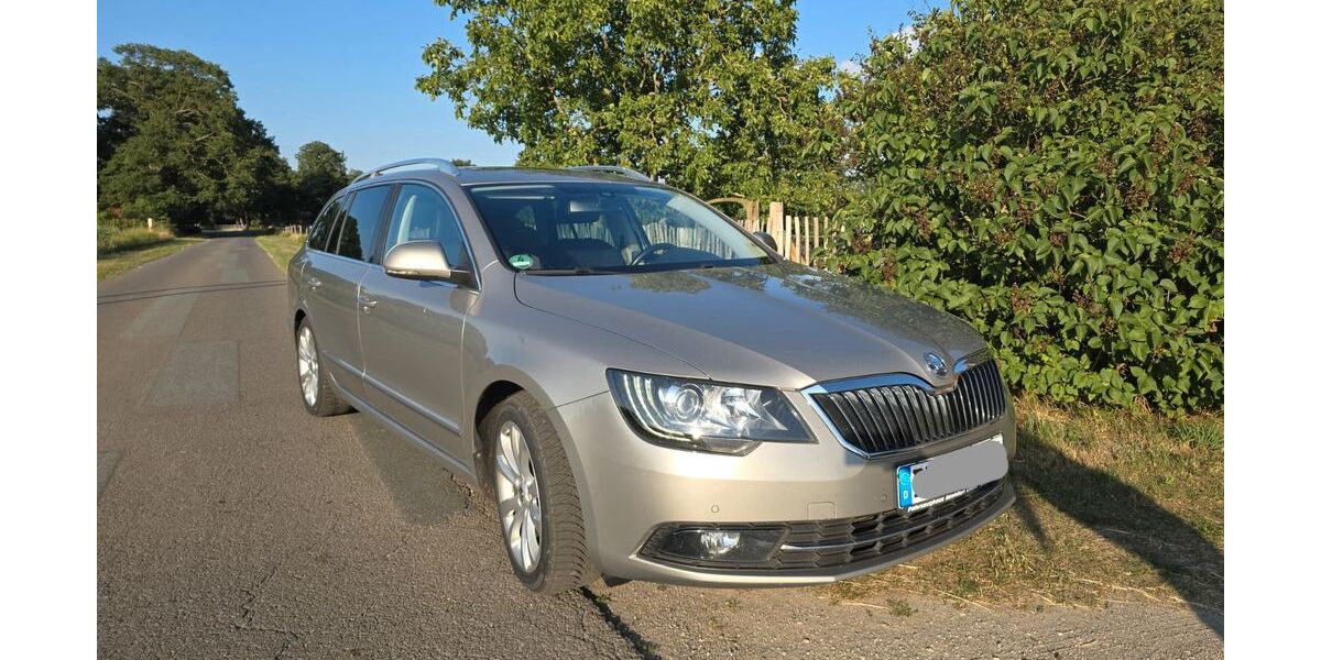 Skoda Superb 280.000 km 8.500 &euro; Borstel 27246