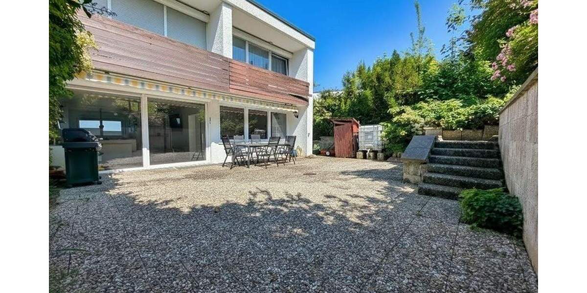 Familienhaus mit Gartenparadies und Einlieger-Option 7 zimmer