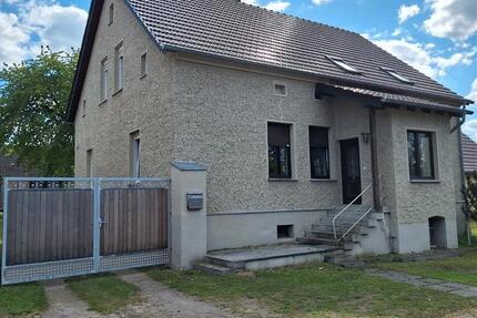 Haus Löwenberger Land - 6 Zimmer, 300 m&sup2;, 2.500&euro; | Angebot:26114392