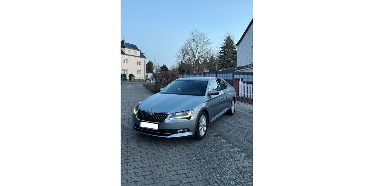 Skoda Superb 242.351 km 12.250 &euro; Mahlow 15831