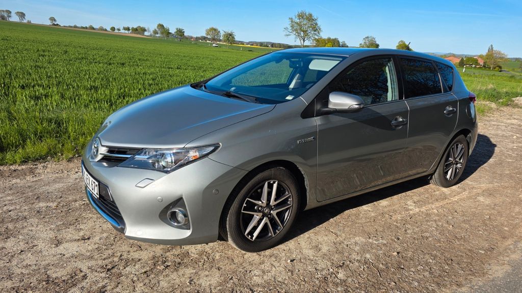 Toyota Auris 137.800 km 11.980 &euro; Hardegsen 37181