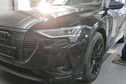 Audi e-tron 75.707 km 34.990 &euro; Hamburg 22047