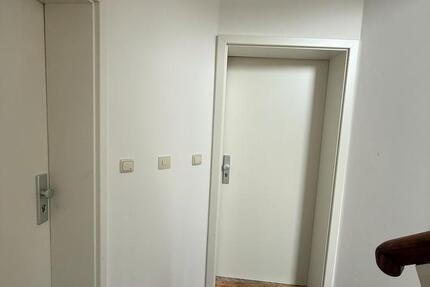 Doppelhaus-Hälfte mit 2-Zimmern zu vermieten