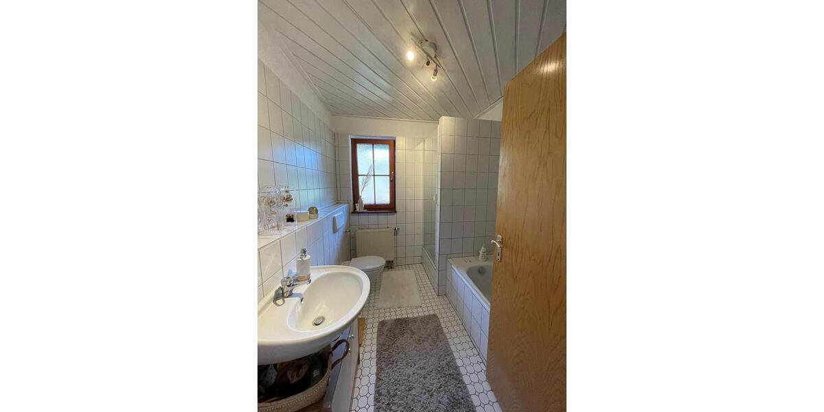 Etagenwohnung Stegen - 3.5 Zimmer, 9 m&sup2;, 1.100&euro; | Angebot:25340833