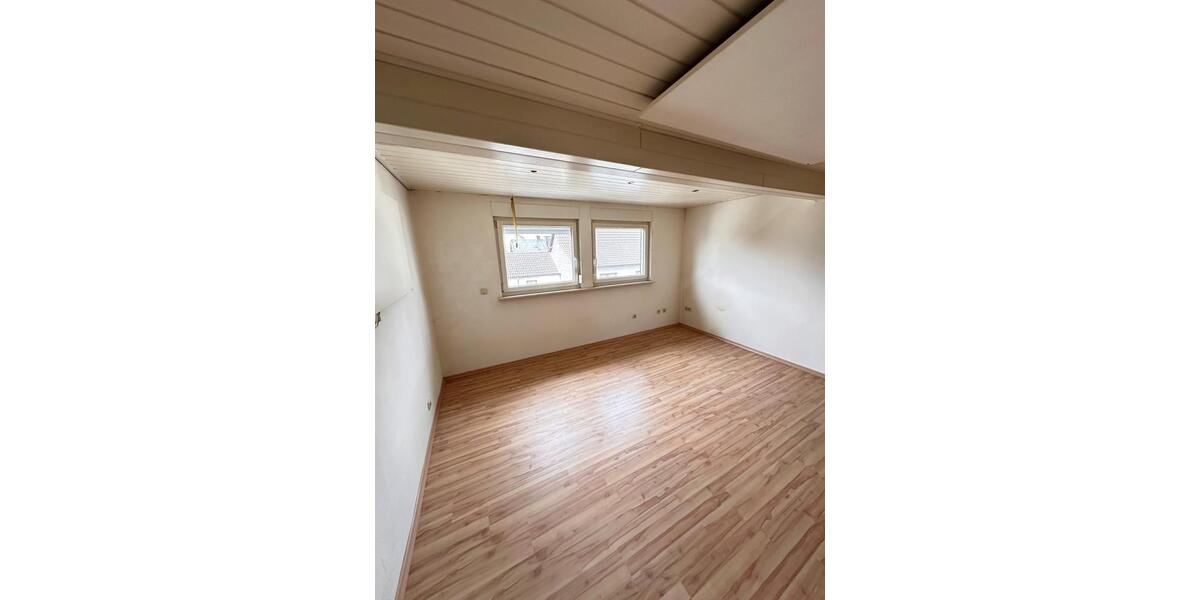 Dachgeschoßwohnung Korbach - 2.5 Zimmer, 490&euro; | Angebot:22009940