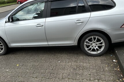 VW Golf V Variant 239.000 km 3.999 &euro; Aachen 52058