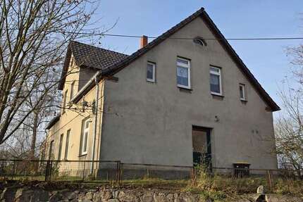 Haus Ganzlin - 9 Zimmer, 230 m&sup2;, 160.000&euro; | Angebot:25540982