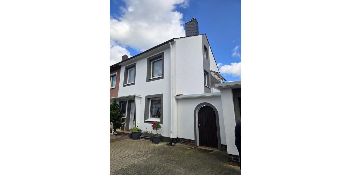 Doppelhaushälfte Sulingen - 5 Zimmer, 136 m&sup2;, 220.000&euro; | Angebot:26979474