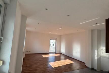 Wohnung Wetter (Hessen) - 2 Zimmer, 70 m&sup2;, 800&euro; | Angebot:25321342