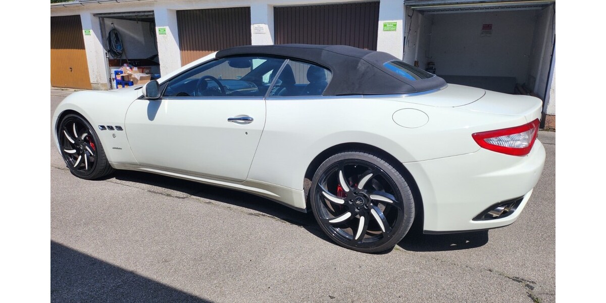 Maserati GranCabrio 88.000 km 33.999 &euro; München 80313