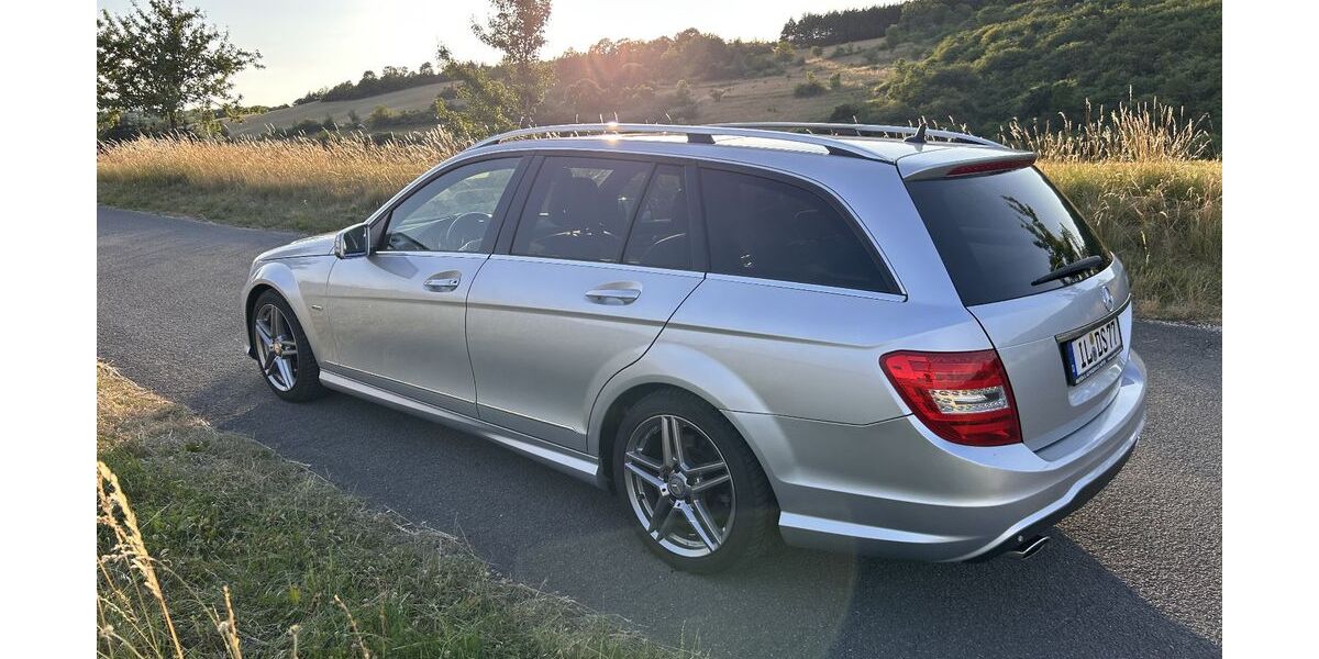 Mercedes-Benz C 300 276.328 km 11.900 &euro; Geratal 99331