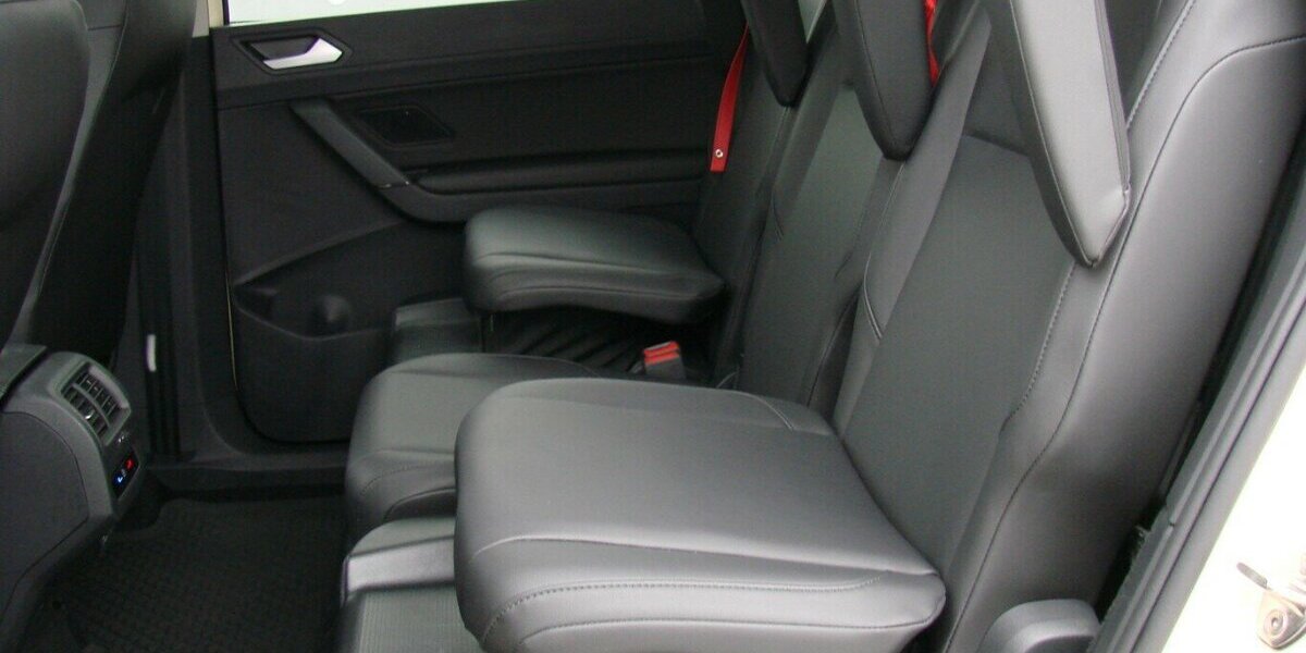 VW Touran 2.0TDI BMT TAXI ACC Kamera LED 7Sitzer 38.517 km 32.980 &euro; Falkensee 14612