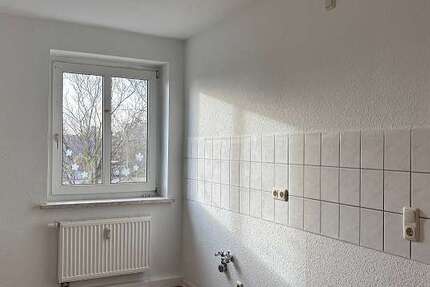 Wohnung Leuna - 3 Zimmer, 64 m&sup2;, 450&euro; | Angebot:24901602