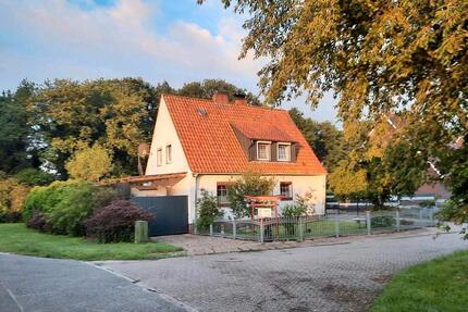 Haus ,Eckgrundstück, Ortsrand