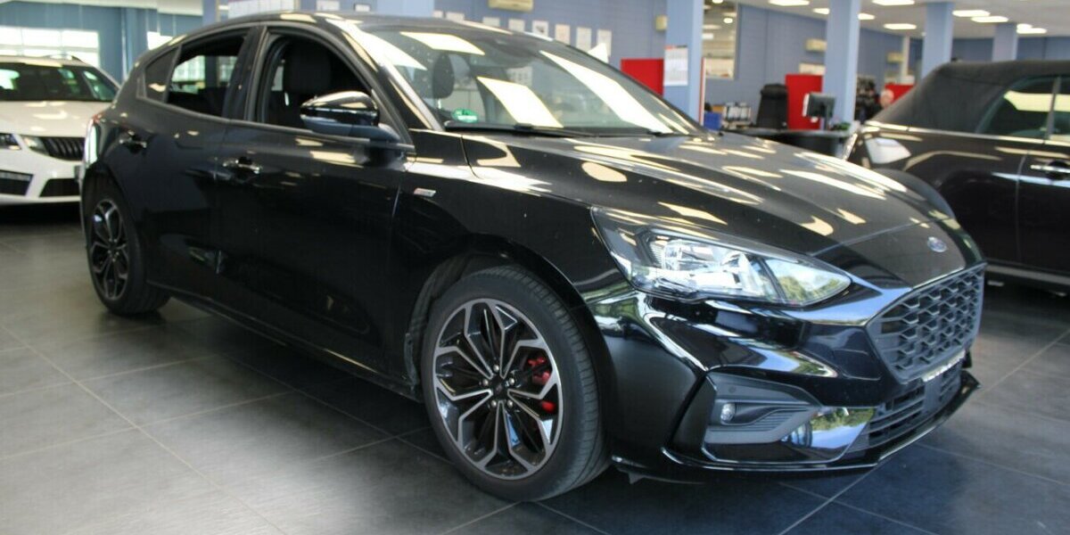 Ford Focus 1.5 EcoBoost Aut. STLine X 12.479 km 22.980 € Euskirchen 53881