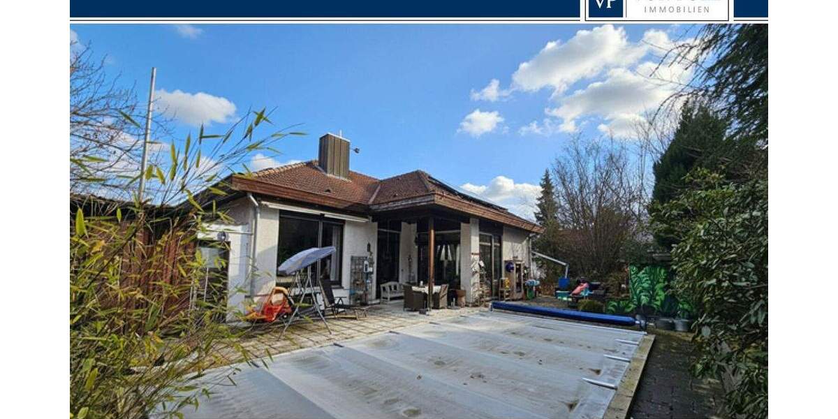 Attraktives Einfamilienhaus mit großem Garten und Außenpool und Garagen - Einliegerwohnung möglich 5 zimmer