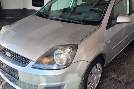 Ford Fiesta 127.665 km 1.990 &euro; Berlin 12277