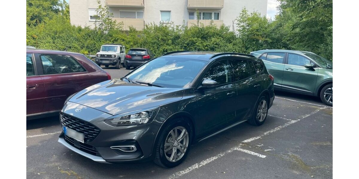 Ford Focus 97.000 km 15.700 &euro; Würzburg 97076