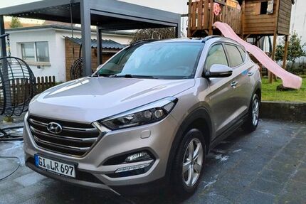 Hyundai TUCSON 78.000 km 15.000 &euro; Wettenberg 35435