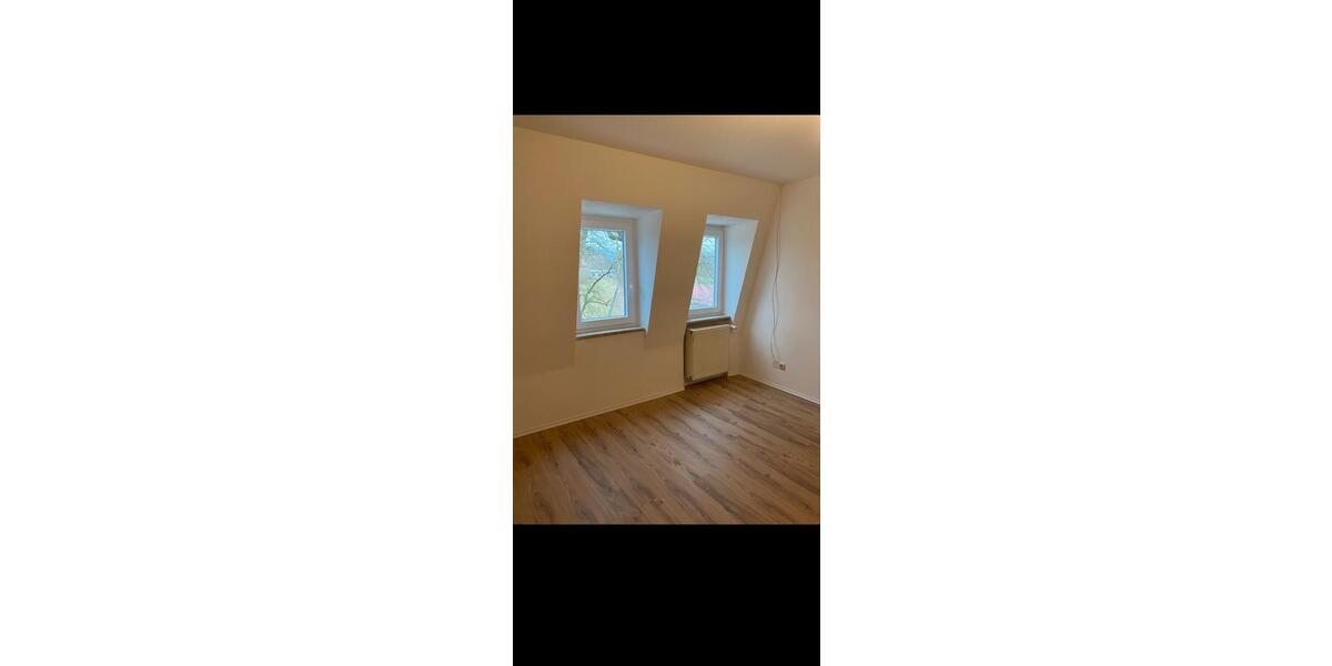 Dachgeschoßwohnung Römhild - 3 Zimmer, 67 m&sup2;, 450&euro; | Angebot:25972175