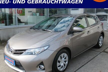 Toyota Auris 96.200 km 8.990 &euro; Schwedt 16303