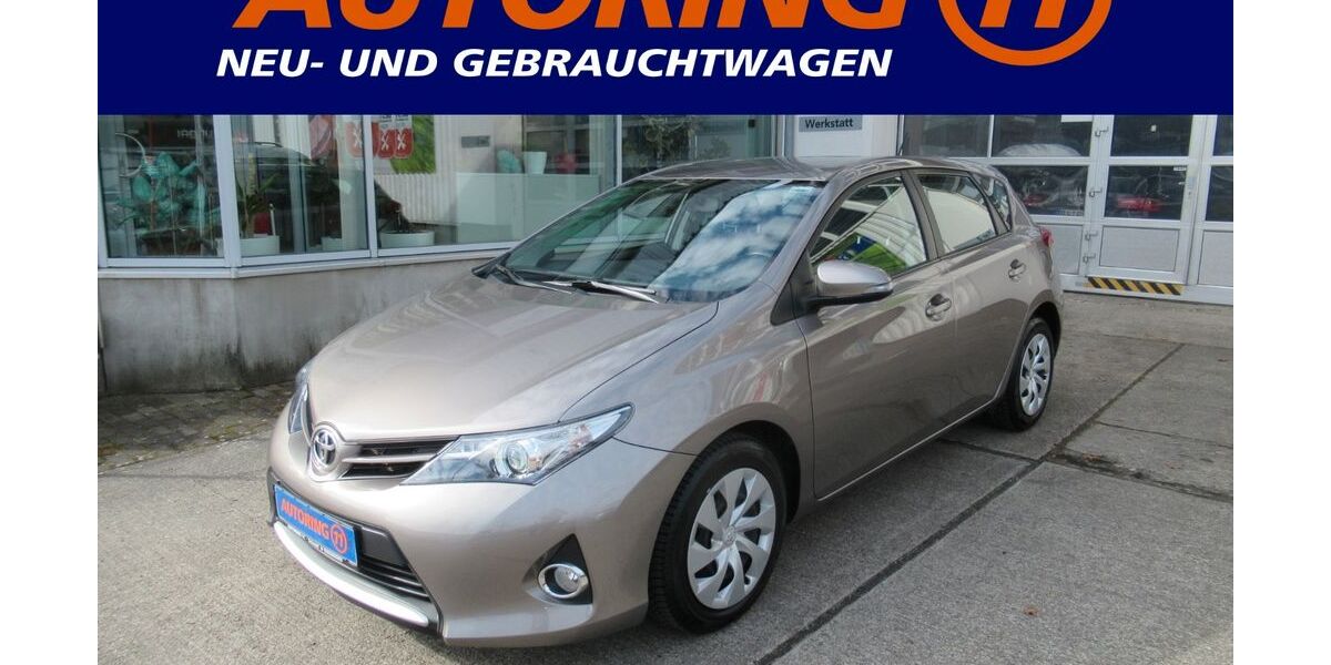 Toyota Auris 96.200 km 8.990 &euro; Schwedt 16303