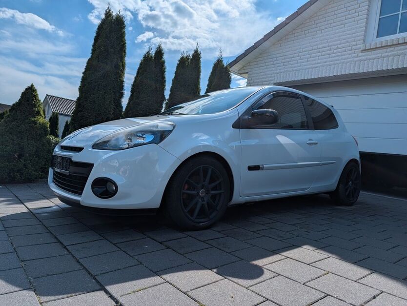 Renault Clio 85.000 km 4.249 € Flieden 36103