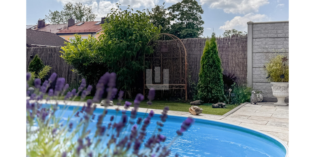 WINDISCH – Stilvoll modernisiertes REH aus 2021 mit TOP-Ausstattung, Pool und Ausbaupotenzial im DG - Reihenendhaus Eichenau | Angebot:24662345