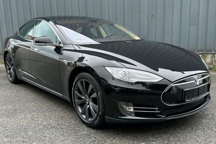 Tesla Model S 384.862 km 11.990 € Bergisch Gladbach 51467