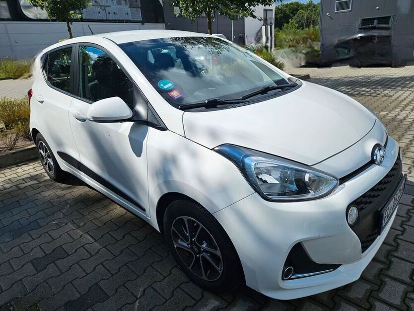 i10