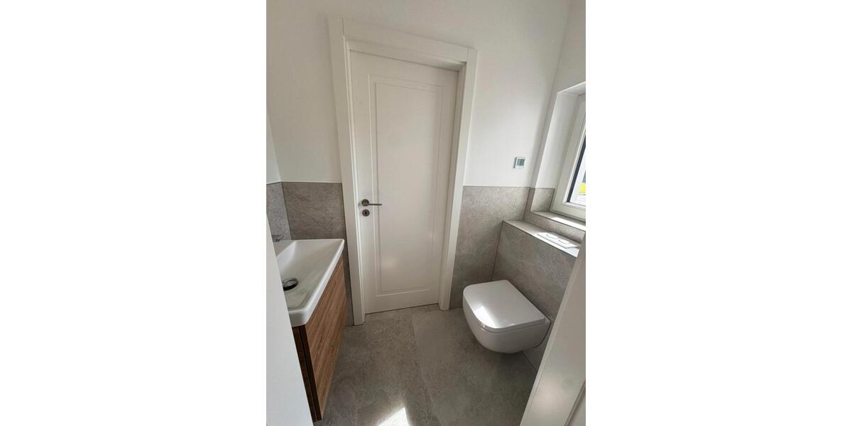 Doppelhaushälfte Düsseldorf Stadtbezirk 5 - 3.5 Zimmer, 100 m&sup2;, 2.500&euro; | Angebot:26241555