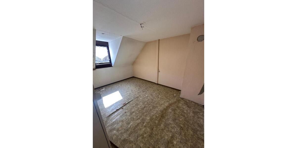 Etagenwohnung Bad Langensalza - 7 Zimmer, 95 m&sup2;, 78.000&euro; | Angebot:26183403