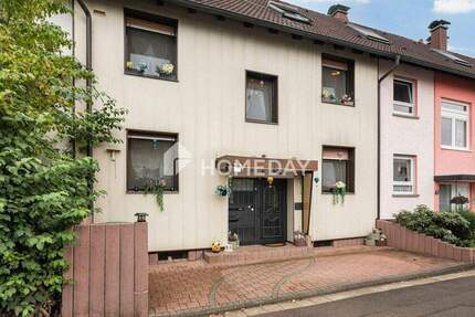 Zweifamilienhaus mit 210 m² Wohnfläche, Wintergärten, Loggia und gepflegtem Gartenparadies 1 zimmer