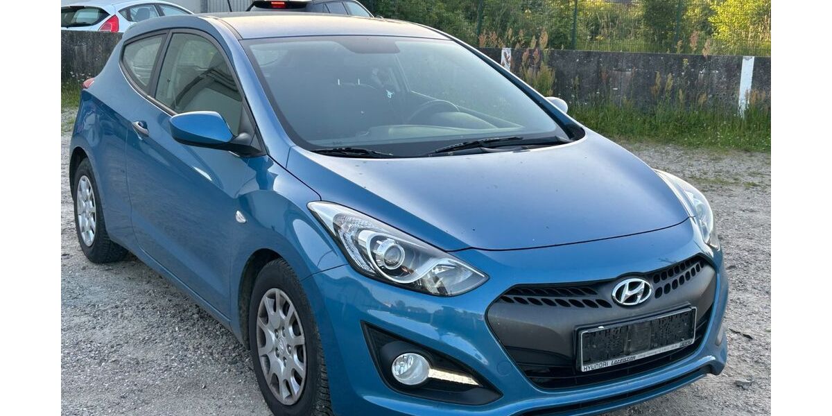 Hyundai i30 215.000 km 3.999 &euro; Flensburg 24941