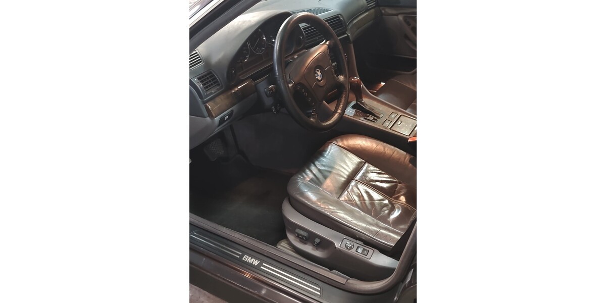 BMW 740 255.486 km 8.500 &euro; Plaue 99338