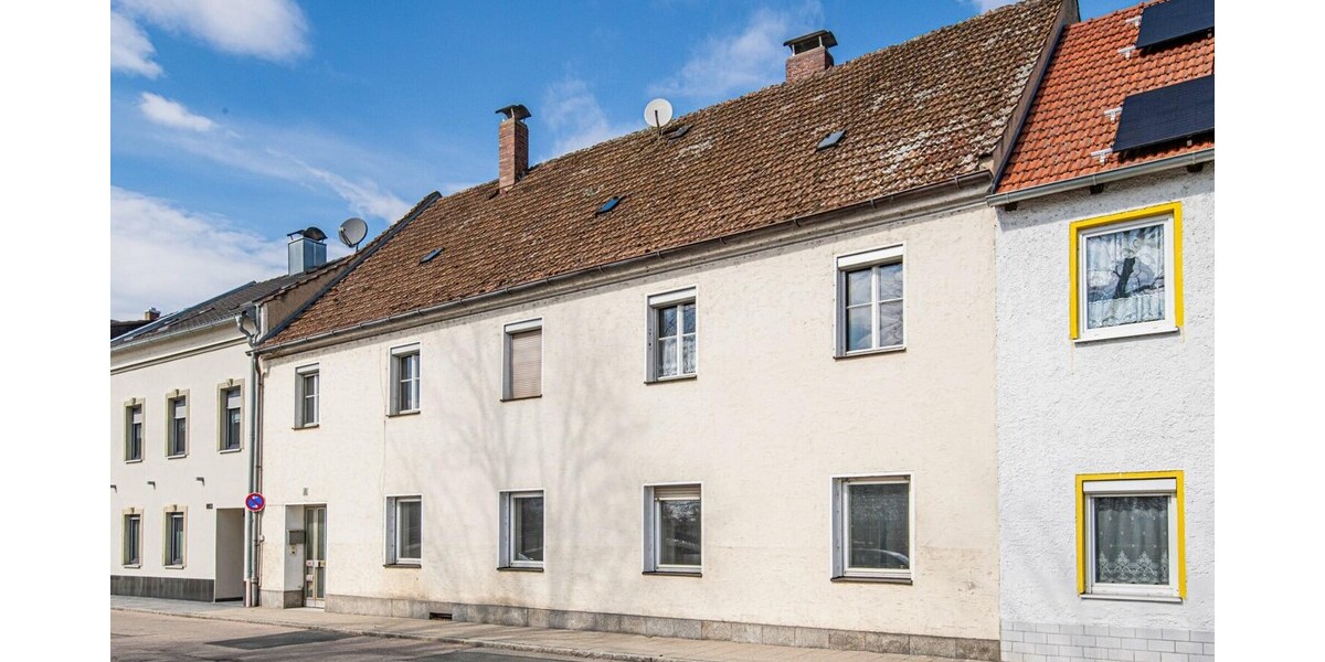 Großzügiges Zweifamilienhaus mit verborgenem Garten in der Innenstadt von Cham - Mehrfamilienhaus, Wohnhaus Cham | Angebot:26298154