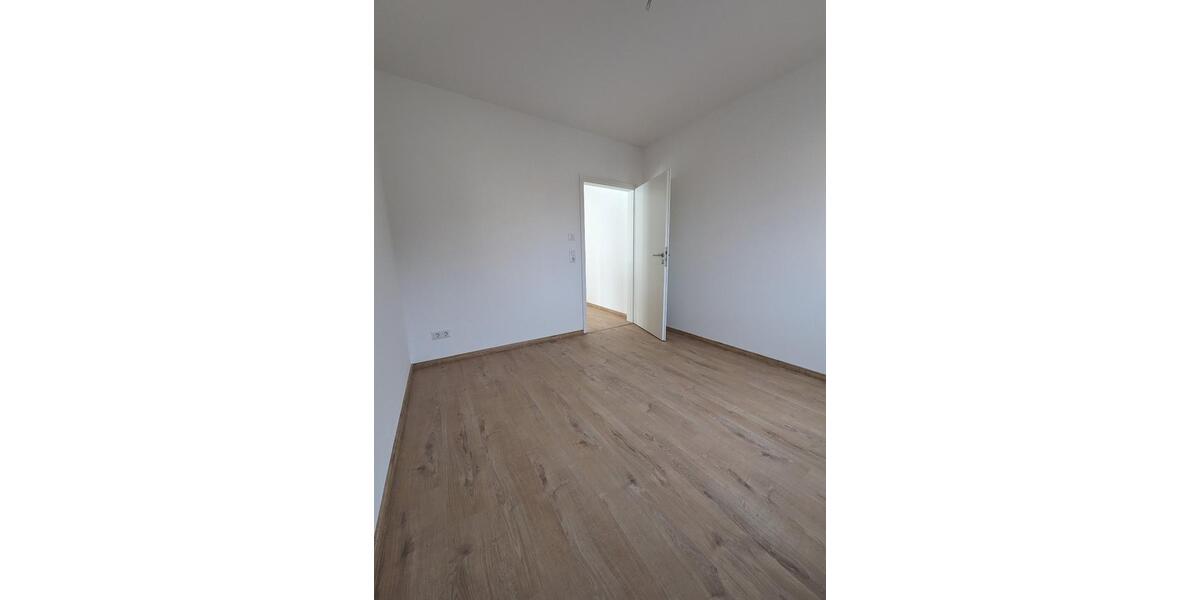 Reihenhaus Delitzsch - 5 Zimmer, 135 m&sup2;, 1.499&euro; | Angebot:25550897