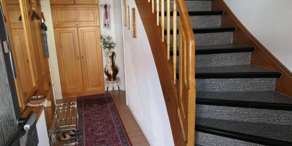 Doppelhaushälfte Trossingen - 9 Zimmer, 140 m&sup2;, 319.000&euro; | Angebot:26358877