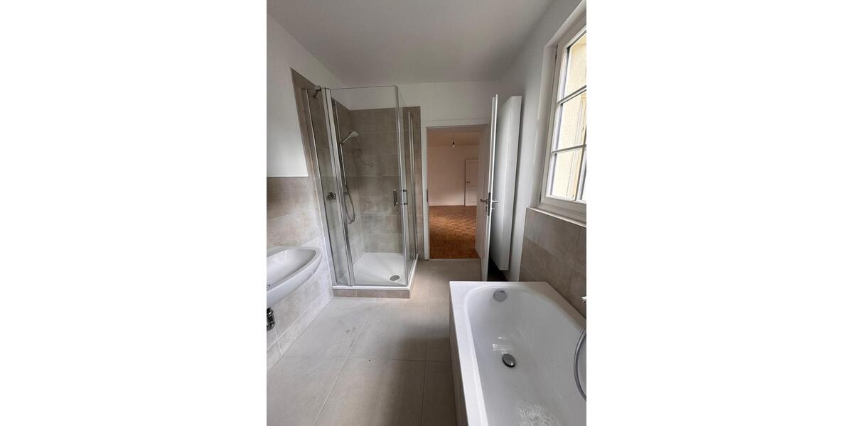 Etagenwohnung Herborn - 4.5 Zimmer, 143 m&sup2;, 1.200&euro; | Angebot:26336725