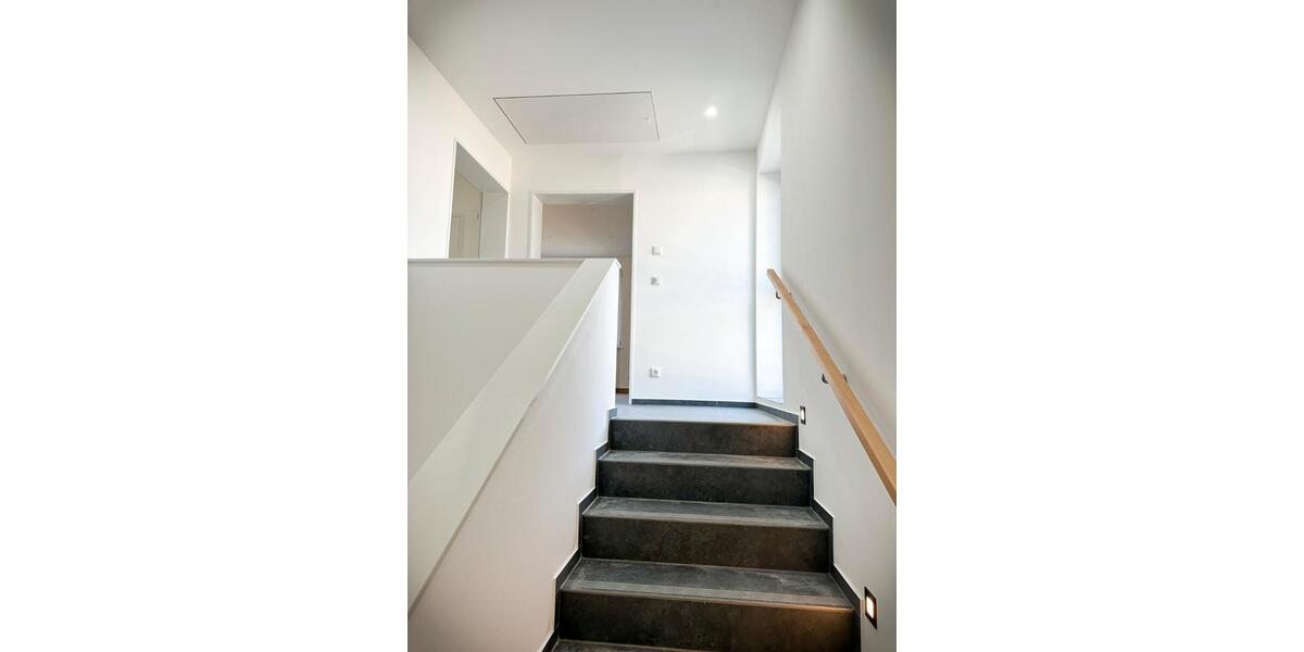 Einfamilienhaus Würzburg Sanderau - 7 Zimmer, 188 m&sup2;, 2.990&euro; | Angebot:26326326