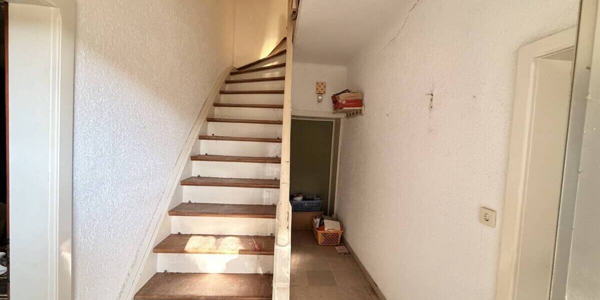 Mehrfamilienhaus, Wohnhaus Neunkirchen/Saar Hangard - 6 Zimmer, 120 m&sup2;, 59.000&euro; | Angebot:26290833