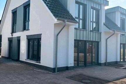 Erstbezug Schicke Doppelhaushälfte
