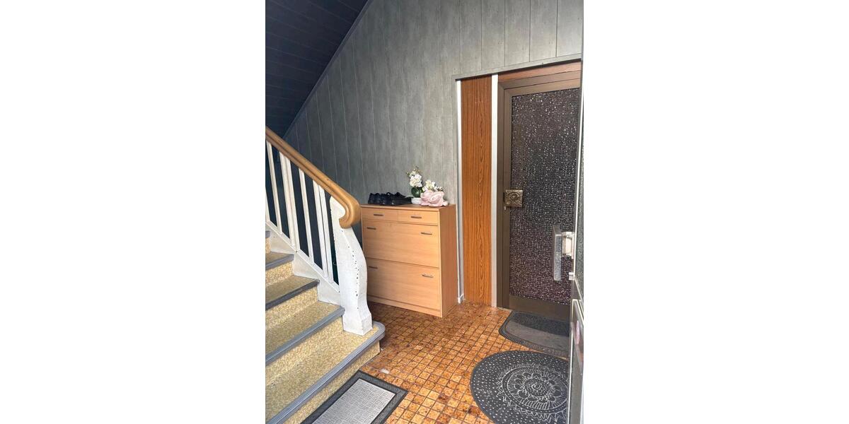 Etagenwohnung Neunkirchen - 4 Zimmer, 96 m&sup2;, 90.000&euro; | Angebot:27223132