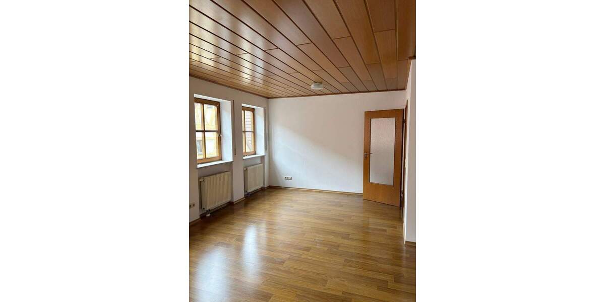 Etagenwohnung Dettelbach - 3 Zimmer, 98 m&sup2;, 950&euro; | Angebot:25632141