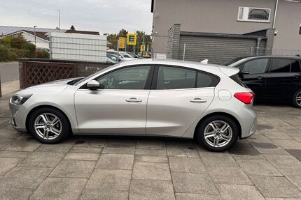 Ford Focus 73.962 km 12.999 &euro; Babenhausen 64832
