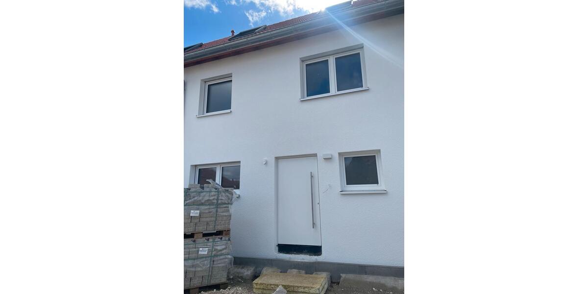 Reihenhaus Ellenberg - 6 Zimmer, 160 m&sup2;, 1.420&euro; | Angebot:26396217