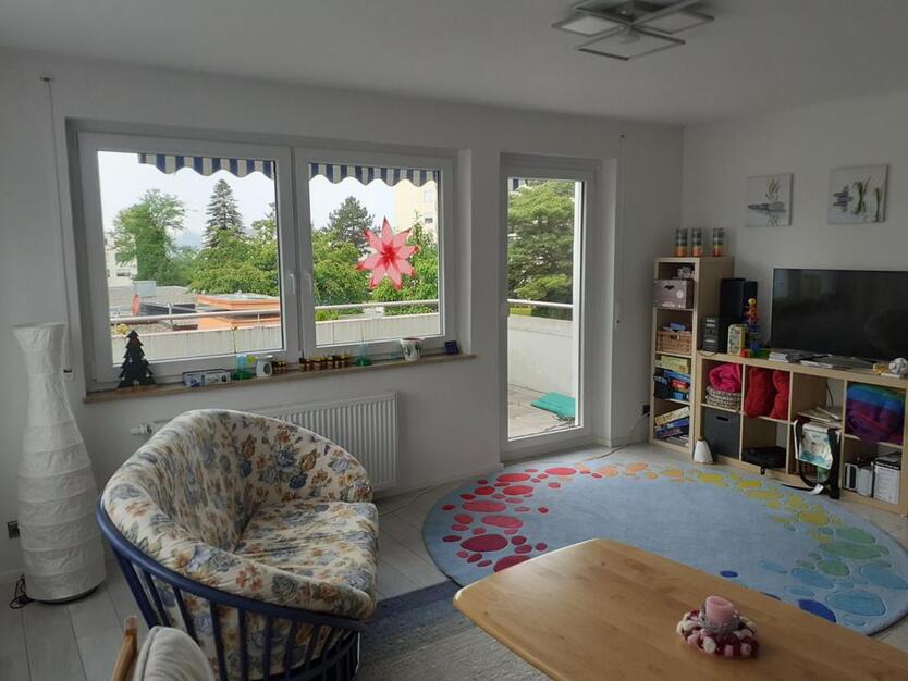 renoviert hell 110m² Kreuzäcker 5,5 - Zimmer - Wohnung von Privat zimmer