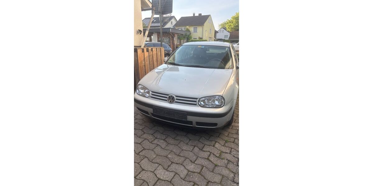 VW Golf 160.000 km 899 &euro; Werther 33824