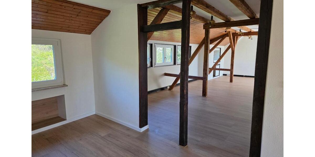 Dachgeschoßwohnung Pforzheim Weststadt - 2 Zimmer, 98 m&sup2;, 850&euro; | Angebot:26603036